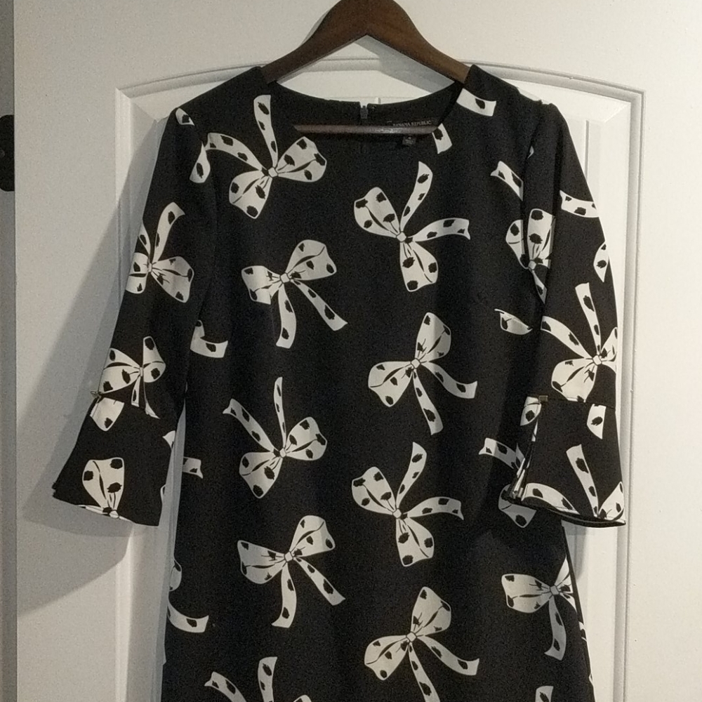 Women's size 8 black and white bows dress